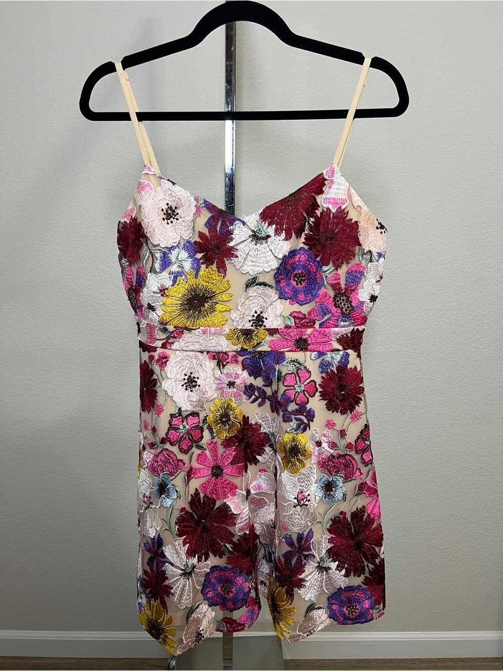 Lulu's Embroidered Floral Mini Dress size Medium - Picture 2 of 6